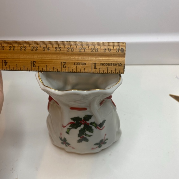 Vintage Lefton Hand Painted Christmas Holly Vases 03728 Bag Shaped 4 Inch Tall - Picture 9 of 9